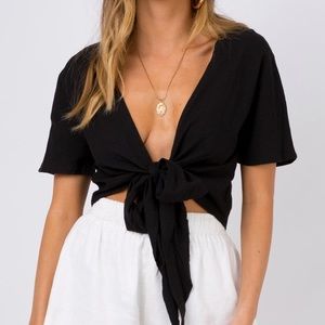Black Luka tie front size 4